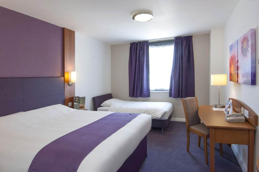 Premier Inn London Kensington 部屋 写真