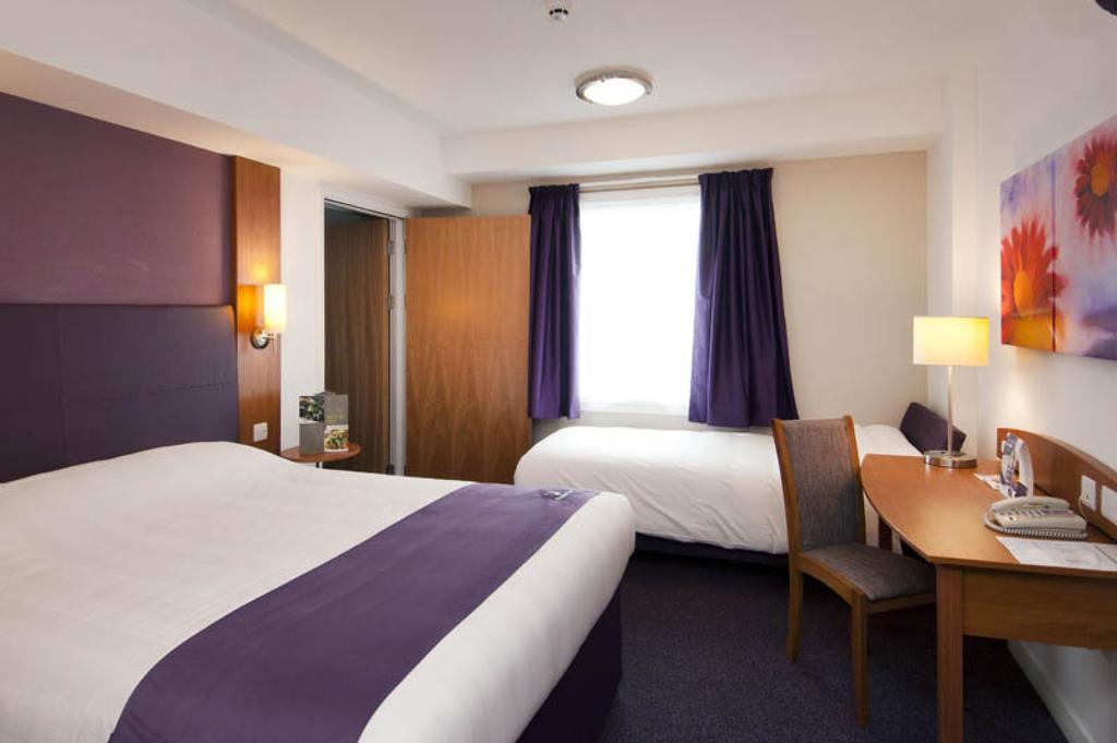 Premier Inn London Kensington 部屋 写真