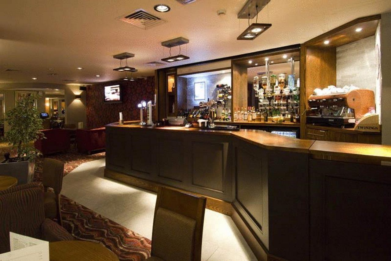 Premier Inn London Kensington エクステリア 写真
