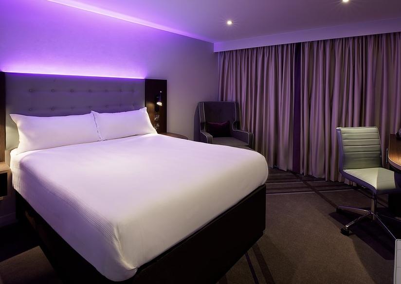 Premier Inn London Kensington エクステリア 写真