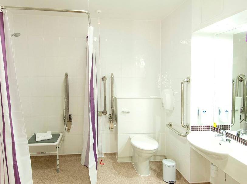 Premier Inn London Kensington エクステリア 写真