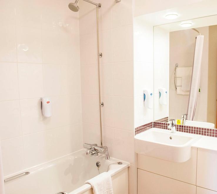 Premier Inn London Kensington エクステリア 写真