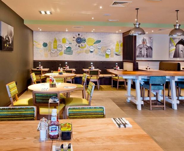 Premier Inn London Kensington エクステリア 写真